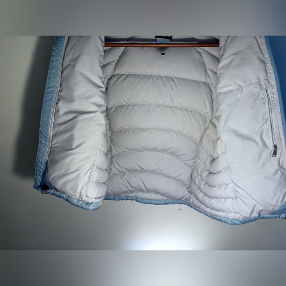 Patagonia Baby Blue Puffer Vest Size: Medium 85% Goosedown 15% goose feathers - Picture 7 of 8